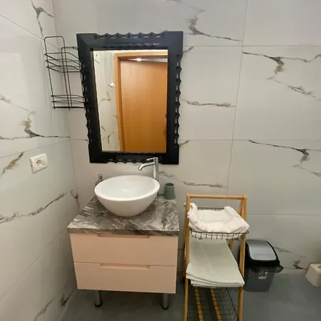 Dori's Wilson At Blloku Neighborhood Apartman *