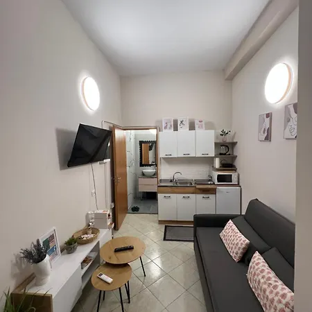 Dori's Wilson At Blloku Neighborhood Apartmán *