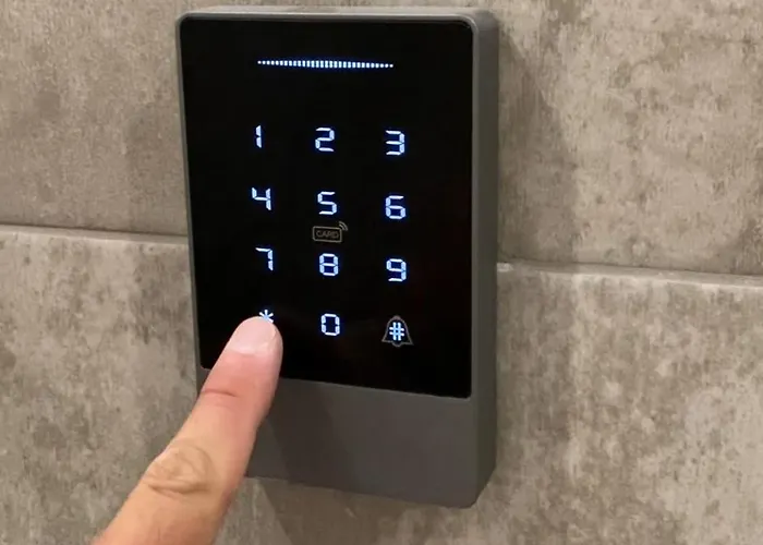 Dori's Wilson At Blloku Neighborhood * تيرانا