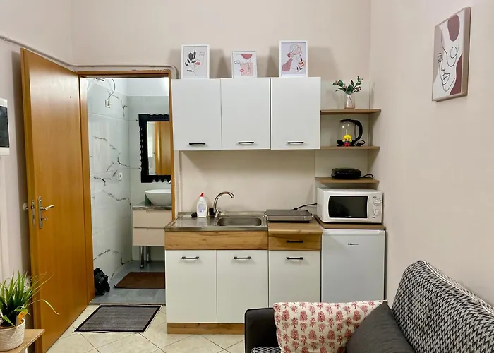 Dori's Wilson At Blloku Neighborhood *