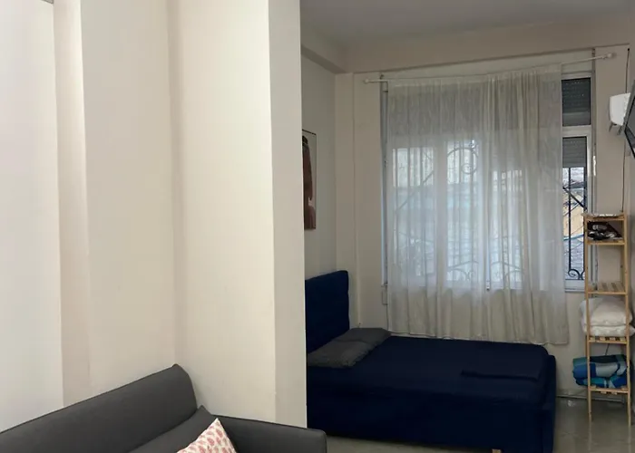 Dori's Wilson At Blloku Neighborhood * Τίρανα