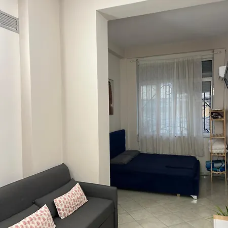 Dori's Wilson At Blloku Neighborhood * Τίρανα