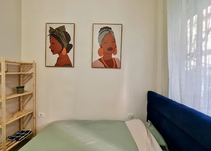 Dori's Wilson At Blloku Neighborhood * ティラナ