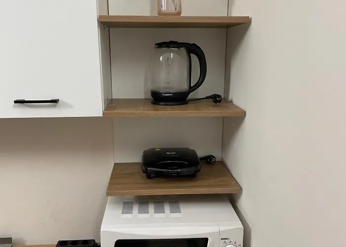 Dori's Wilson At Blloku Neighborhood ティラナ