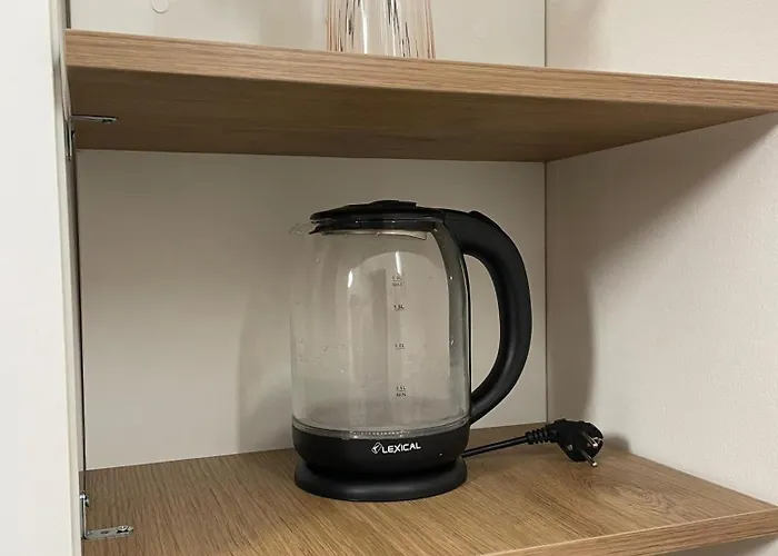 Dori's Wilson At Blloku Neighborhood * ティラナ